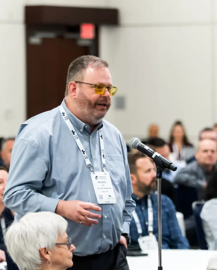 Mining professionals networking and exchanging knowledge at MRMR